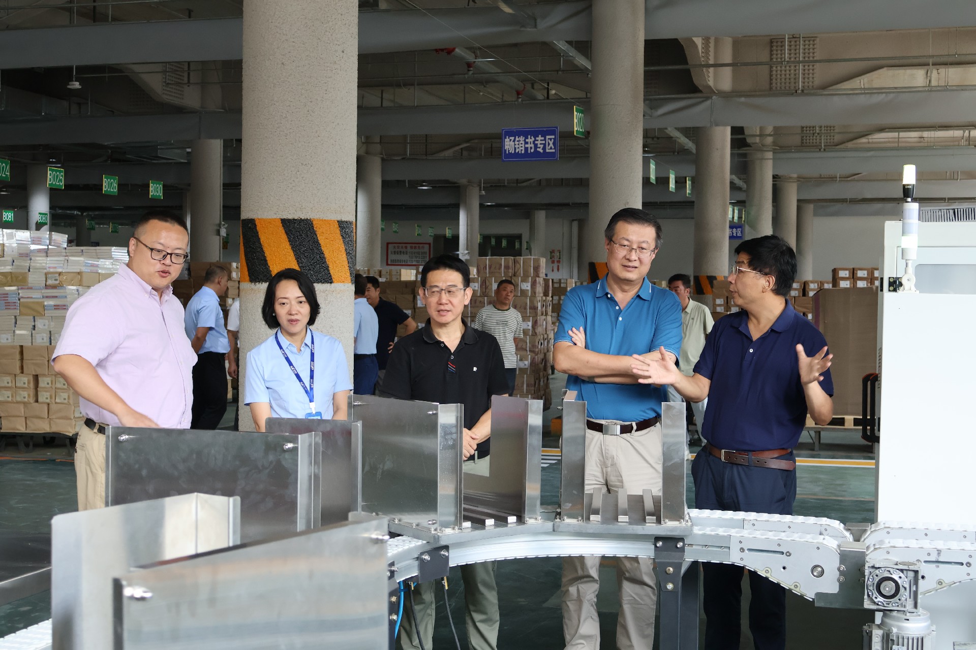 1757667670149500.jpg 9.參觀清華庫房2.JPG